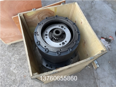 EC210B挖掘(jue)机回转牙箱