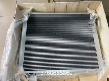 PC200-6液压油散热器(qi)